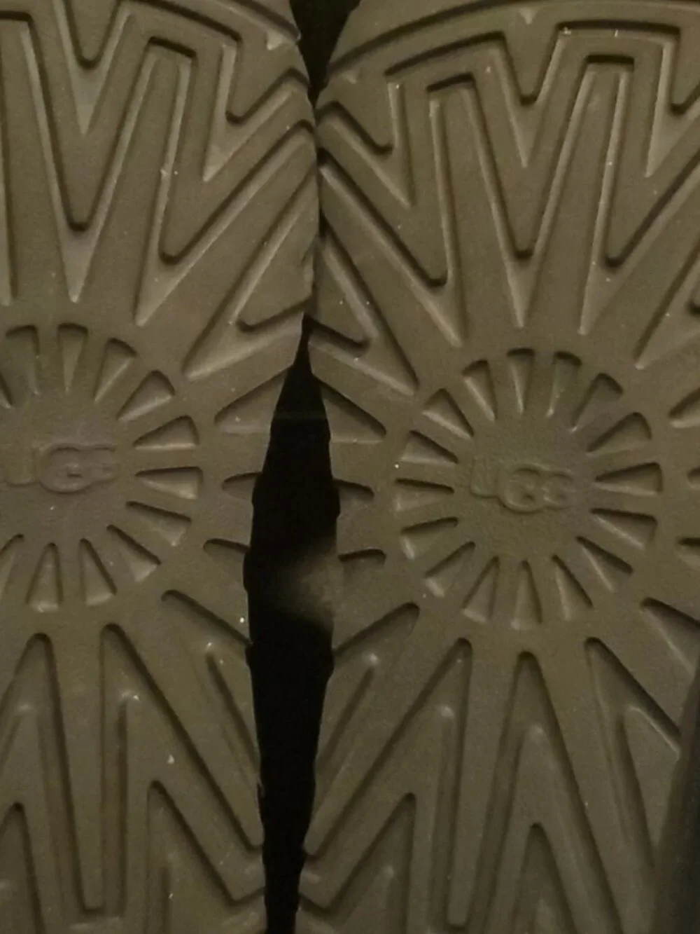 UGG classic ultra